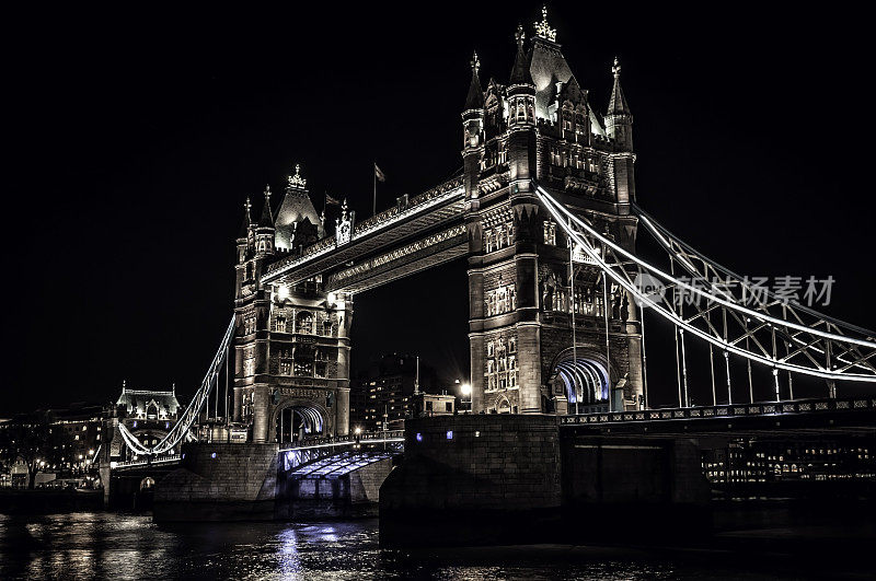 英国伦敦塔桥夜景- III